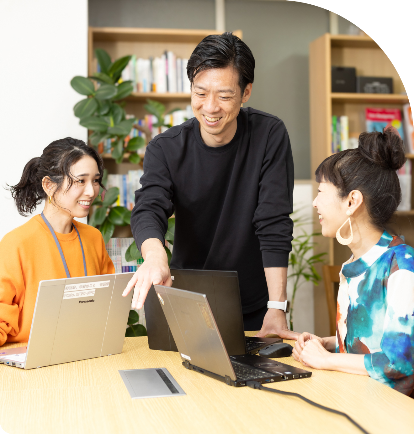 お客様のチームの一員として打ち合わせに参加している様子